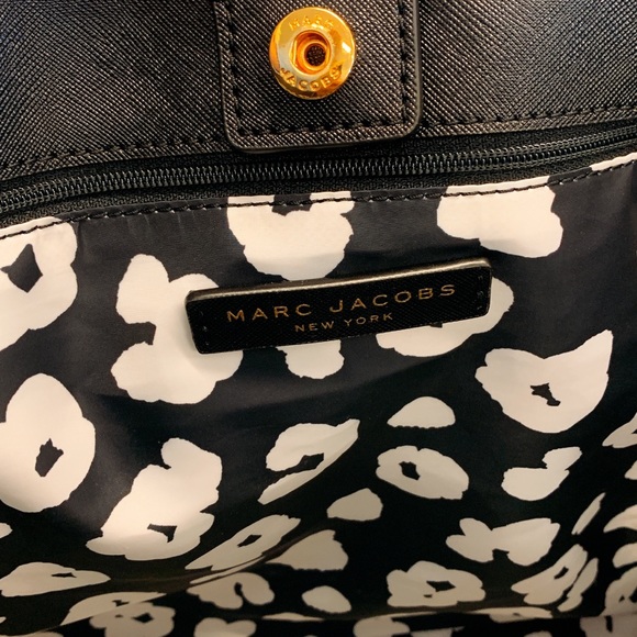 Authentic Marc Jacobs Winged Tote - Picture 3 of 6